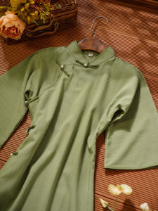 Green Traditional Chinese Cheongsam Short Sleeve Low Slit Daily Wear Vintage Style Full Button Thin Model Suitable for Young Women