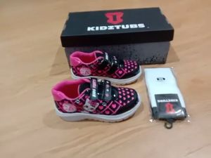 KIDZTUBS Paket Komplit Sepatu Sekolah & Tas & Kaos Kaki