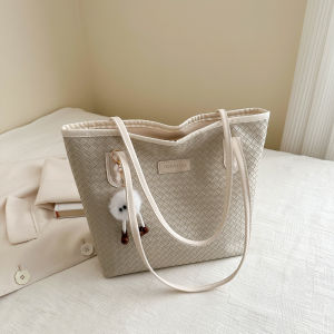 Trendy Large Capacity Womens Tote Bag 2024 New Fashion Woven Commuter Handbag Simple Design Single Shoulder Bag for Daily Use