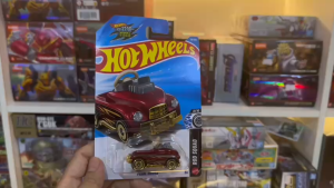 Mô Hình Xe Hot Wheels Pedal Driver Red Gold Rod Squad 1/64 (Card Vỉ Original)