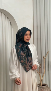 Hijab Segi Empat Voal Printing Motif Mauza By HARRAKU