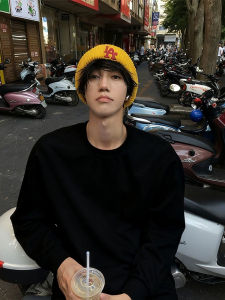 เสื้อยืดคอกลมแขนยาวสีดำ Cleanfit สำหรับผู้ชาย เสื้อเชิ้ตชั้นในสไตล์อเมริกัน ทรงหลวม สวมใส่สบาย ผ้าฝ้ายแท้ ลำลอง