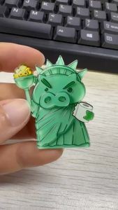 Bandai | Crayon Shin-chan Butadzuraemon Tượng Nữ Thần Tự Do Acrylic Nam Châm Gắn Tủ Lạnh Phim Hoạt Hình Vui Nhộn Nhãn Dán Từ Tính Để Trang Trí Tủ Lạnh