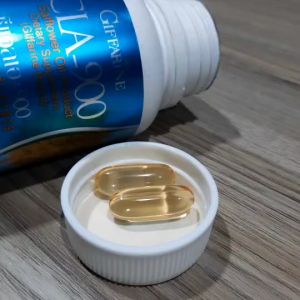 CLA น้ำมันดอกคำฝอย ผิวไม่เรียบ ผิว EGCG พูดผิว พิธีลดน้ำหนัก กับเซลลูไลท์ และกิฟฟารีนแท้ ผลิตภัณฑ์ที่น่าสนใจสูงสุดสำหรับผิวหน้าท้อง