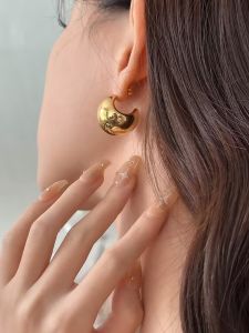 Minimalist Irregular Ball Body Jewelry: A Guide to Women Fashion Trend Accessories