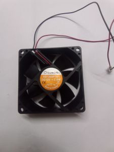 Quạt thông gió  DC 12 V  kích thước 8x8x25