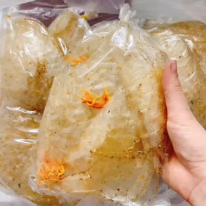 Bánh Tráng Tỏi Phi Khô Gà Cay Cắt Miếng Vuông mỏng mềm