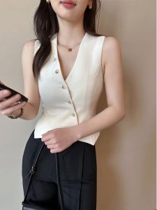 เสื้อกั๊กแขนกุดคอวีสีน้ำตาลสำหรับผู้หญิง ฤดูร้อน 2025 สไตล์ใหม่ เสื้อเชิ้ตแขนกุดสีพื้นแบบลำลอง สไตล์ย้อนยุค สวมใส่สบาย