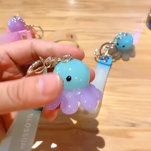Gantungan Kunci Desain Kartun Lucu 3D Ganci Octopus Keychain Gurita Shake and Glow
