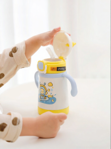 Beeshum | Toddler Multi-use Straw and Sippy Bottle