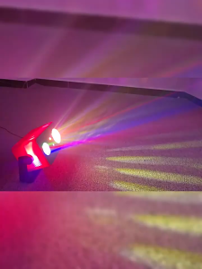Mẫu 2026 Đèn Moving Kết Hợp 2 Laser 2 Đèn Xoay Hoa Văn Cảm Biến Theo Nhạc - Đèn Chiếu Laser trang trí phòng Karaoke sân khấu phòng bay (Tặng kèm củ nguồn)