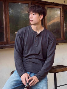 เสื้อยืดแขนยาวทรงหลวมสไตล์อเมริกันสำหรับผู้ชาย สีเทาเข้ม เสื้อเชิ้ตทรงฮันรี่ ผ้าฝ้ายไผ่สำหรับออกกำลังกาย ฤดูใบไม้ร่วง 2025