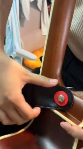 แป้นล็อคสายสะพาย กีต้าร์ ยางรองสายสะพายกีตาร์ 1ชุด/2ชิ้น เลือกสีได้ ล็อคสายสะพายแน่น วัสดุ PE คุณภาพยืดเบาและนุ่มทนทาน