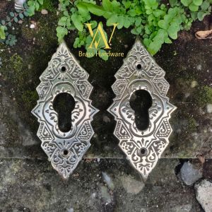 Tutup Lubang Kunci Pintu Rumah Kuningan Motif Piramid Ukir Polished Brass 2 Pcs