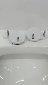 1 bộ chốt cố định nắp bồn cầu liền khối