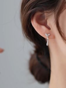 Bông Tai Bạc Nữ S925 Dáng Dài  Khuyên Tai Bạc Nữ Dáng Dài Họa Tiết Lá Đính Đá Zirconia Tinh Tế - B2715 - Bảo Ngọc Jewelry