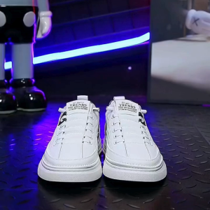 Sepatu Kulit Pria Sneakers Cowok Casual Sepatu Olahraga Sporty Shoes Sepatu LarI Putih
