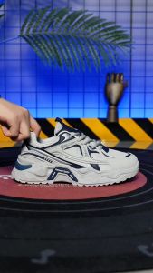 Sepatu Pria Olahraga Sneakers Sekolah Cowok Bertali Sepatu Kasual Sol Empuk Classic Breathable QNC902