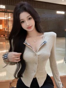 GUZILIAN | Áo len dệt kim cổ chữ V màu khối thời trang thu đông mới cho nữ cạp cao Áo sơ mi cổ chữ V màu khối đa năng