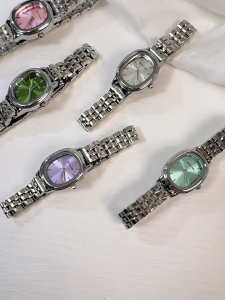 【 In Stock 】Fashion Light Luxury Womens Small Dial Watch High-grade Oval Silver Steel Band Watch Quartz Watch Jam Tangan Tali Keluli Perak Wanita女款钢带手表