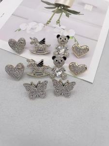 2PCS Butterfly Bear Shoelaces Charms DIY Decorations Bling Horse Shoe Laces Buckle Accessories Removable Heart Shaped Shoe Clips