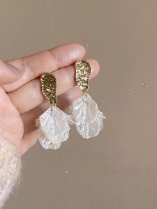 Elegant Floral Ear Cuffs Trendy Oversized 2025 New Style Fashion Jewelry for Girls Silver Gold Alloy Plant Pattern Ear Rings