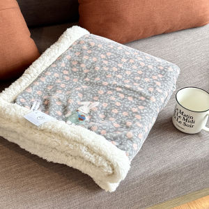 Kiss Dear | Fluffy Lamb Cartoon Fleece Blanket Zip Design