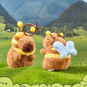 น่ารักการ์ตูน Capybara จี้ Capibara พวงกุญแจ Plush Bee ตุ๊กตากระเป๋าแขวนเครื่องประดับ