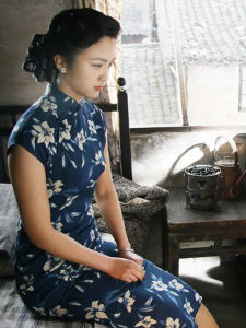 Replica Long Cheongsam Dress Vintage Hong Kong Worker Style Movie Color Liquefaction Daily Wear Short Sleeve Floral Print