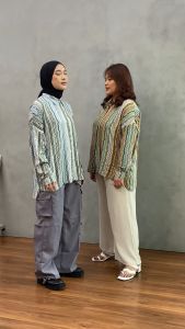Ixora Zeta Oversized Shirt - Atasan Kemeja Wanita Oversize Lengan Panjang Motif