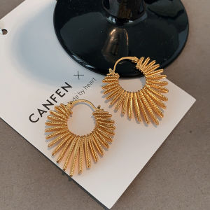 Golden Metal Earrings Simple Retro Style French Clasp Luxury Sensation Elegant Geometric Design for Women Fresh out New Model