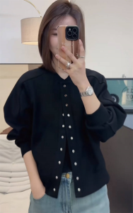 แจ็คเก็ตเบสบอลสั้นสำหรับผู้หญิง คอกลม แขนยาว ทรงหลวม สไตล์ลำลอง แจ็คเก็ตฤดูใบไม้ร่วงสำหรับผู้หญิง สไตล์หวานๆ