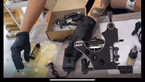 Bộ Combo 1 máy xăm trυng cấp WORM HOLE D2  để các bạn học xăm và làm việc