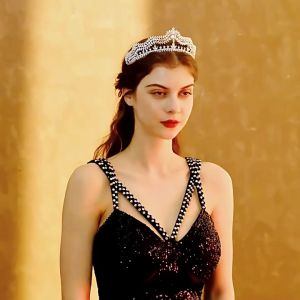 Vương Miện Đính Đá Thời Trang Sang Trọng Cho Cô Dâu