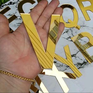 ตัวอักษรภาษาอังกฤษ A-Z ตัวอักษรอะคริลิคสีทอง ตัวอักษรอะคริลิคมิลเลอร์สีทอง สูง 10 เซนติเมตร หนา 2 มิล