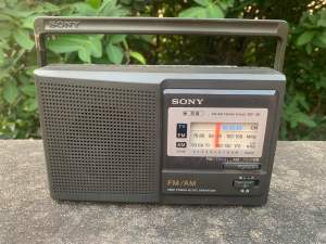 [HÀNG NHẬT BÃI] Radio Sony ICF-28 FM/AM – Nghe Đài Cực Rõ Âm Chuẩn Analog – Có Tay Cầm Dùng Pin hoặc Cắm Điện