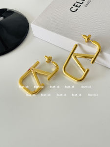 Fashionable Vintage Golden Letter Earrings Luxury Metal Texture Womens Jewelry Trendy Accessory Alloy/Plated Silver/Plated Gold