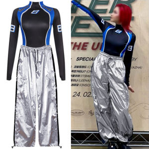 ชุดเต้นแจ๊สแบบลำลองสีเงินโลหะแขนยาวหลวมๆ ชุดเต้นรำแบบสวมหัวแบบสวมหัวสำหรับทีม