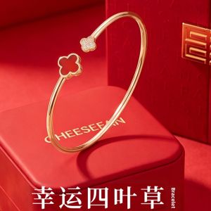 Lucky Clover Light Luxury Bracelet