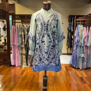 Sila Tunik Viscos by Dian Pelangi LIMITED EDITION Blouse Baju Atasan Kemeja Blus Kerja Kantor Formal Pesta Pernikahan Kondangan Lebaran Wanita Hijaber Cantik Anggun Modis Modern Simple Elegan Mewah Model Korea Terbaru Motif Batik Jumputan Kekinian