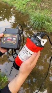 Máy bơm nước chìm 21v - máy bơm tõm 21v - dùng pin phổ thông Makita - dây dài 4.5m - bơm xa 8m