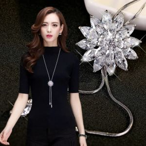 New Trendy Elegant Crystal Flowers Retractable Long And Short Silver Color Chain Sweater Necklace for Women Jewelry Accessories