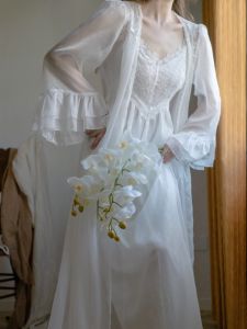 Lark French Style Wedding Morning Robe for Women White Bridal Gown Sleepwear V-neck Long Sleeve Silk Tulle Dress Retro Style