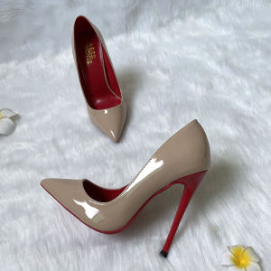 รองเท้าส้นสูงหัวแหลมสีล้วนสีนู้ดเข้ม ตัดแต่งสีแดง กันน้ำ กันรอย รองเท้าส้นเดี่ยวแฟชั่นสำหรับผู้หญิง สวมใส่สบาย ทนทาน ฤดูใบไม้ผลิและฤดูใบไม้ร่วง