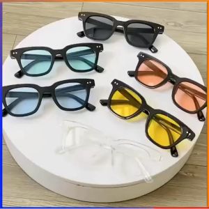 Kính mắt nam nữ thời trang chữ V