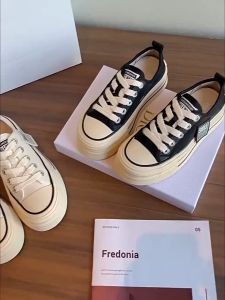 ส่งจากไทย รองเท้าผ้าใบผู้หญิง รองเท้าแฟชั่นหญิง ดีไซน์เกาหลี ไม่มีสบาย แฟชั่นที่เรียบง่าย สะอาดสูง สะอาดสูงสำหรับสวมใส่และจับคู่