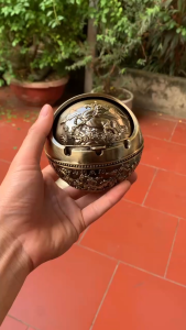 Gạt Tàn Để Bàn hợp kim Đồng hoạ tiết mã đáo thành công trang trí decor nhà cửa