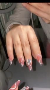 Bộ 24 móng tay giả dài - CZ 087 - đính đá sang trọng dễ thương cho nữ màu hồng sọc trắng - Kèm keo dán móng CÓ ẢNH SP THẬT