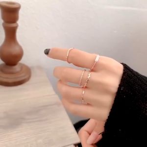 5 pcs / Set Cincin Mode Cincin Berlian Imitasi Mutiara / Cincin Gelombang Sederhana Perhiasan Wanita