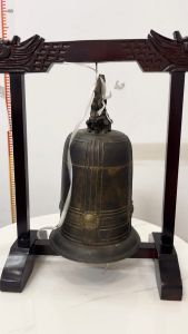 Chuông treo đồng đỏ đúc có giá treo chuông cao 35cm đk miệng 20cm nặng khoảng 4.5kg